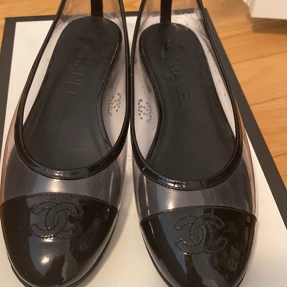Authentic Chanel Flats - Picture 1 of 3